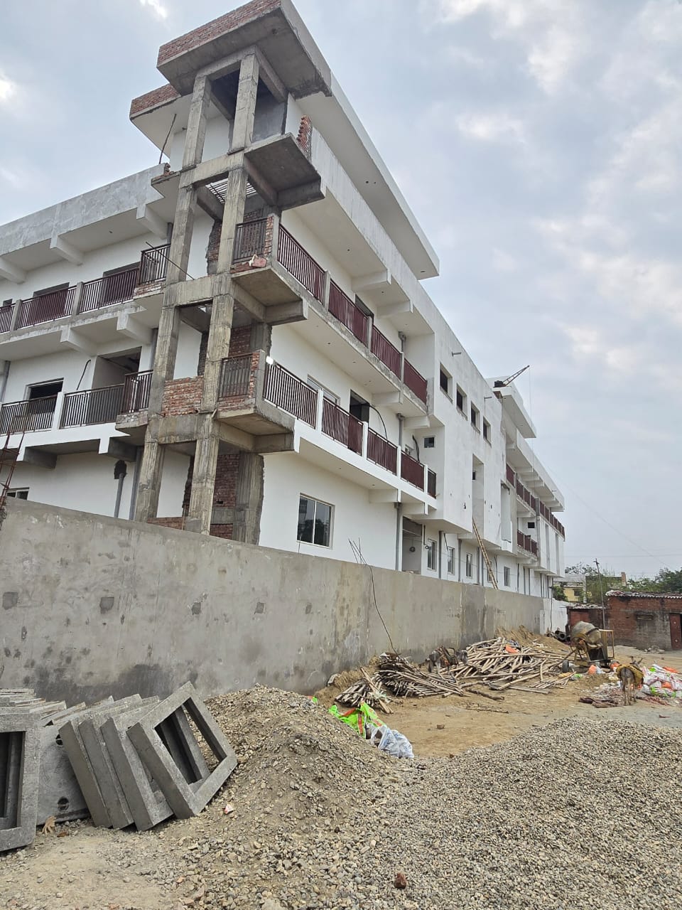 WhatsApp Image 2025-05-06 at 12.02.22 PM (1)